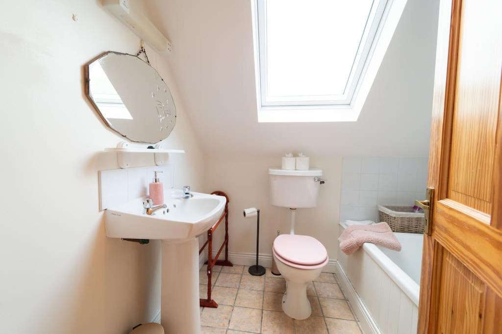 Orchard Cottage Дингъл Екстериор снимка