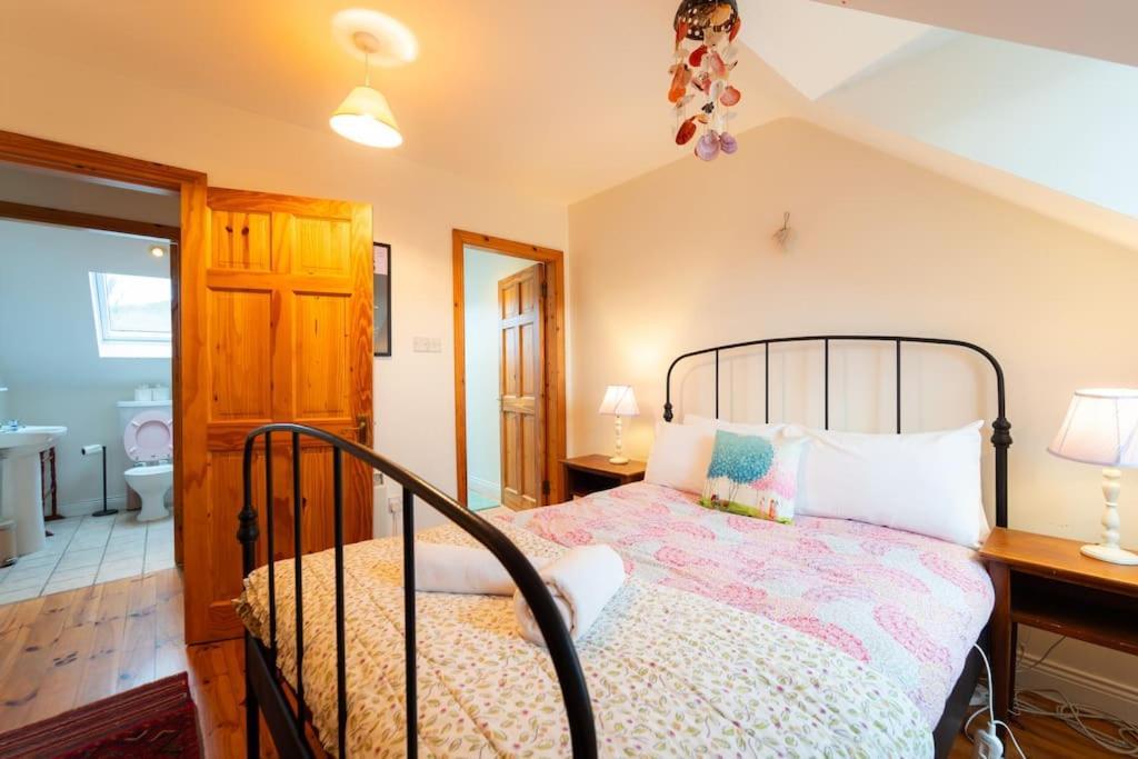 Orchard Cottage Дингъл Екстериор снимка
